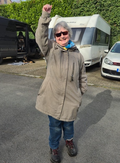 Glücklicher Hundeführer